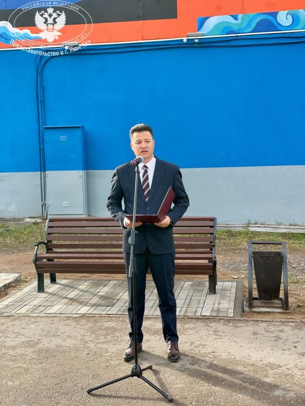 В г.Улан-Удэ торжествено открыли мурал — подарок от монгольского городапобратима Эрдэнэта В г.Улан-Удэ торжествено открыли мурал — подарок от монгольского городапобратима Эрдэнэта