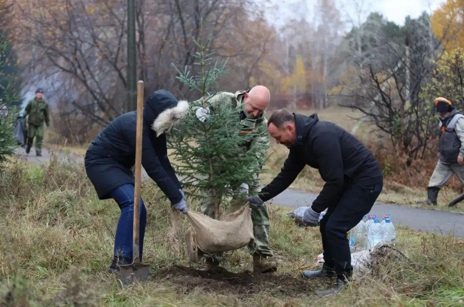 Около 12 тысяч человек приняли участие в общегородском субботнике в Иркутске Около 12 тысяч человек приняли участие в общегородском субботнике в Иркутске