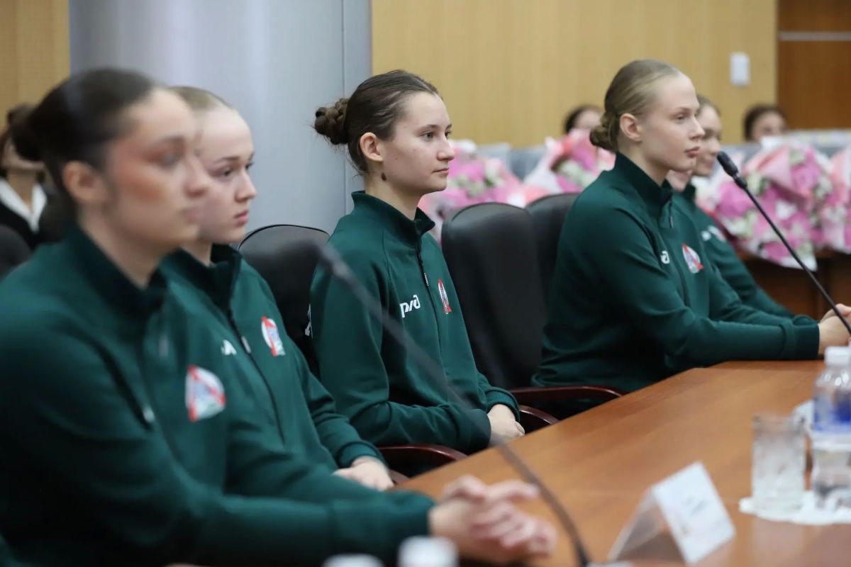 Руслан Болотов: Для женской волейбольной юношеской команды «Локомотив-Ангара» начался новый спортивный сезон Руслан Болотов: Для женской волейбольной юношеской команды «Локомотив-Ангара» начался новый спортивный сезон