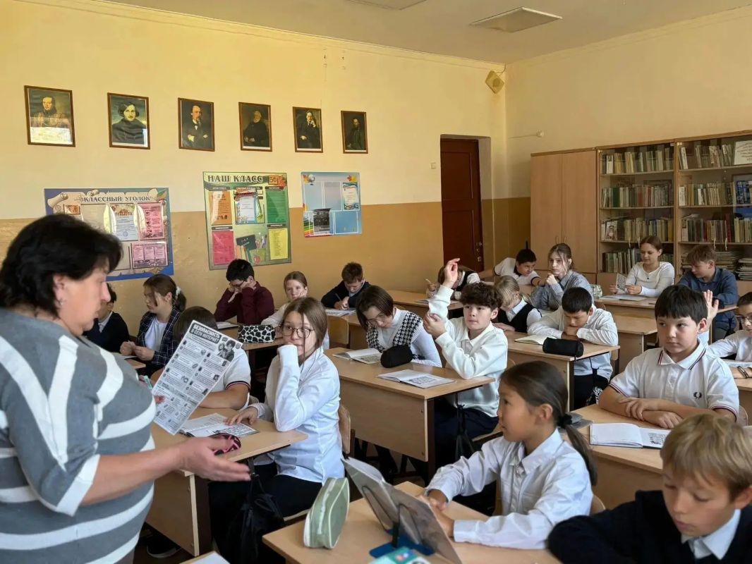 В школах Иркутска «Разговоры о важном» посвятили безопасности в интернете В школах Иркутска «Разговоры о важном» посвятили безопасности в интернете