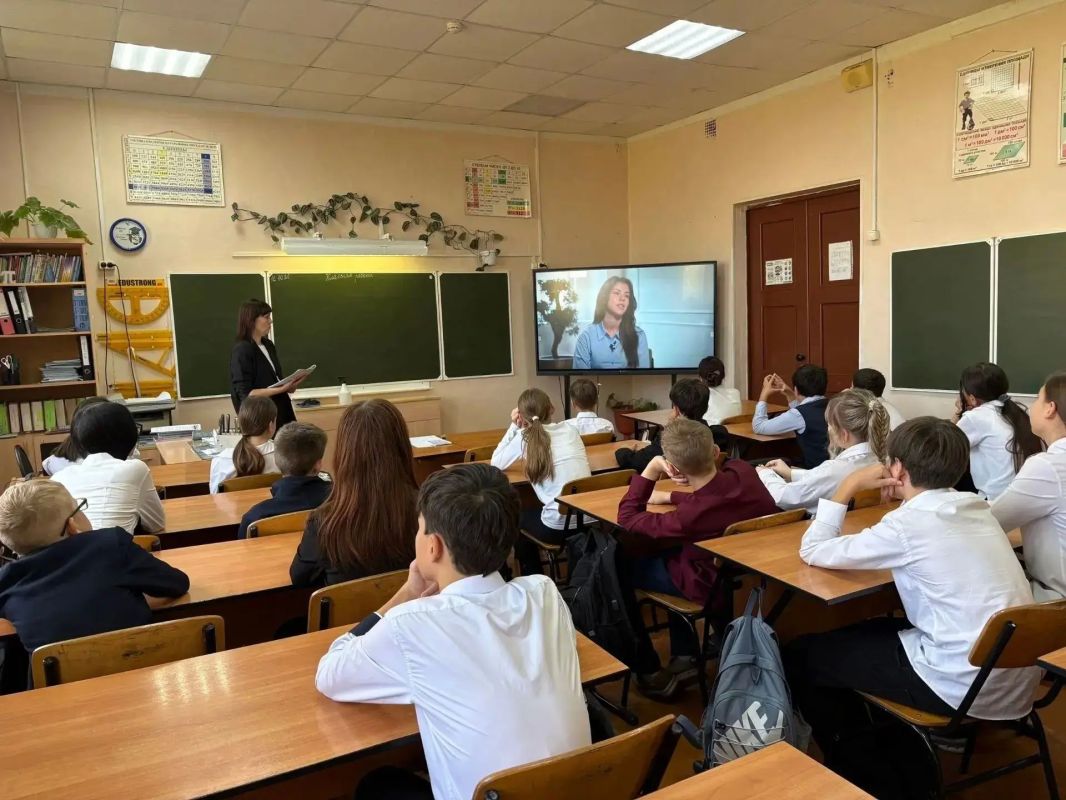 В школах Иркутска «Разговоры о важном» посвятили безопасности в интернете