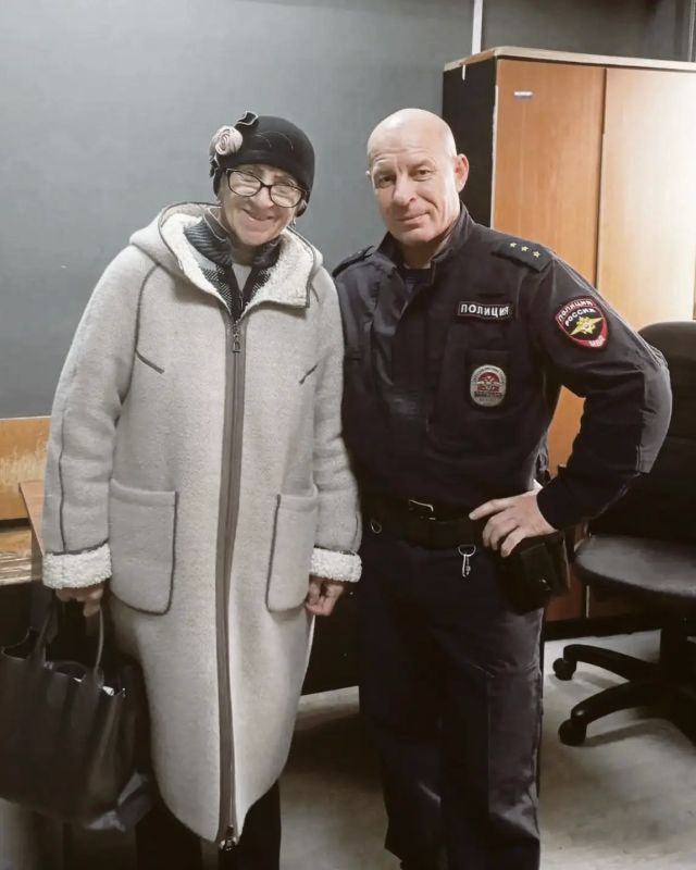 На прошлой неделе в городе произошло интересное событие: в опорный пункт полиции на Центральном рынке пришла жительница города Усть-Кута Надежда Карпова, чтобы поблагодарить иркутских сотрудников органов правопорядка за...