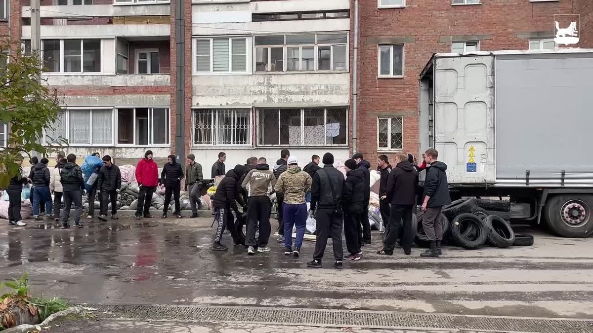 Руслан Болотов: Порядка 20 тонн необходимых вещей передали нашим землякам в зону специальной военной операции