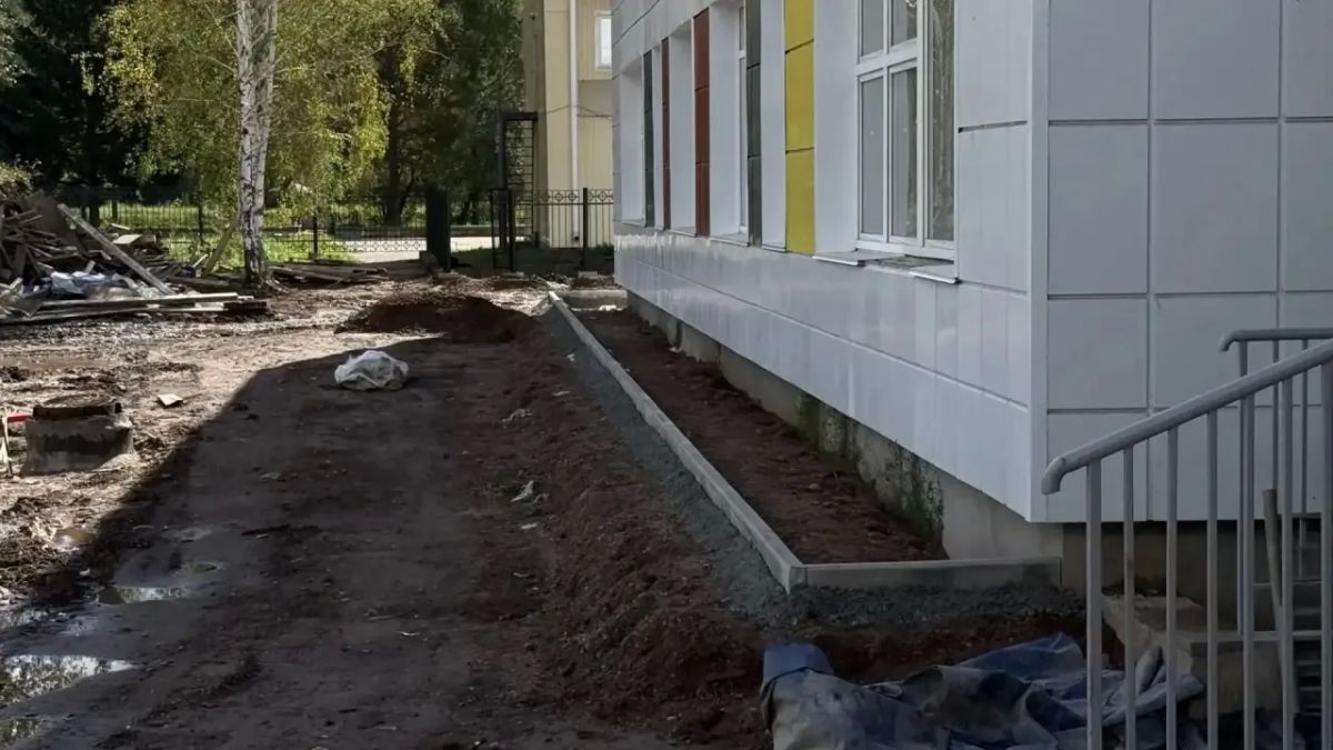 Игорь Кобзев: В Усть-Куте в микрорайоне Мостоотряд продолжается строительство школы №7. Подрядчик достиг 75% готовности Игорь Кобзев: В Усть-Куте в микрорайоне Мостоотряд продолжается строительство школы №7. Подрядчик достиг 75% готовности