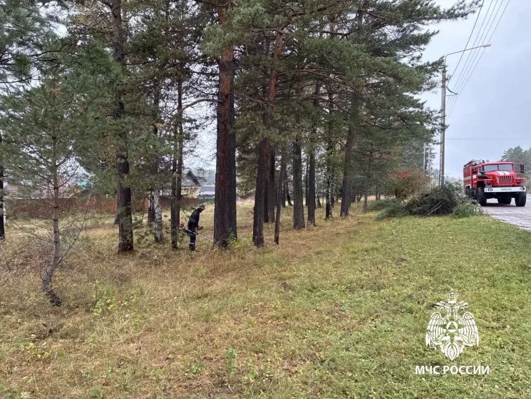 Сотрудники МЧС России оказали помощь в подготовке к пожароопасному периоду администрации Иркутского муниципального округа Сотрудники МЧС России оказали помощь в подготовке к пожароопасному периоду администрации Иркутского муниципального округа