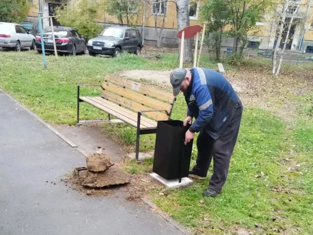 #ПаркиАнгарска. Работники «Парков Ангарска» продолжают готовить общественные пространства к зиме #ПаркиАнгарска. Работники «Парков Ангарска» продолжают готовить общественные пространства к зиме