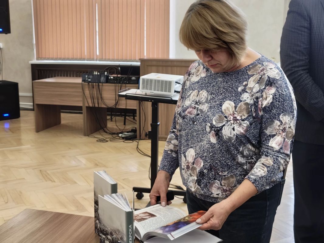 Книгу «Герои Ангарска» презентовали в Ангарске Книгу «Герои Ангарска» презентовали в Ангарске