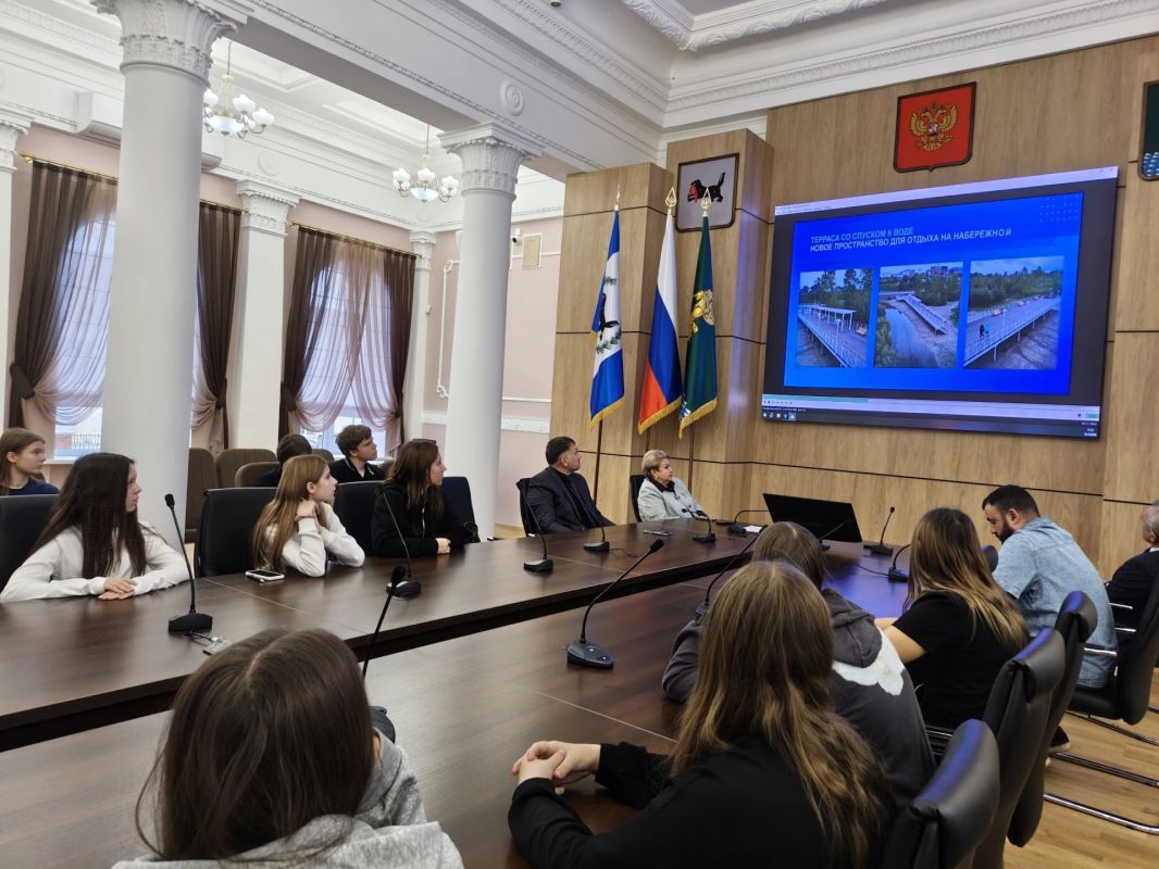 В Ангарском округе продолжается медиафорум «Включай микрофон!» В Ангарском округе продолжается медиафорум «Включай микрофон!»