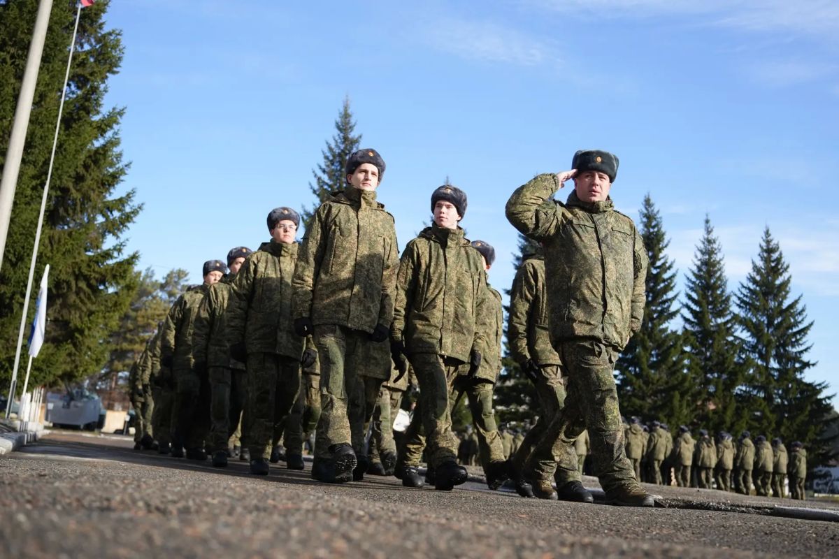 Более 2,2 тысячи призывников из Иркутской области будут отправлены на военную службу за осенний период