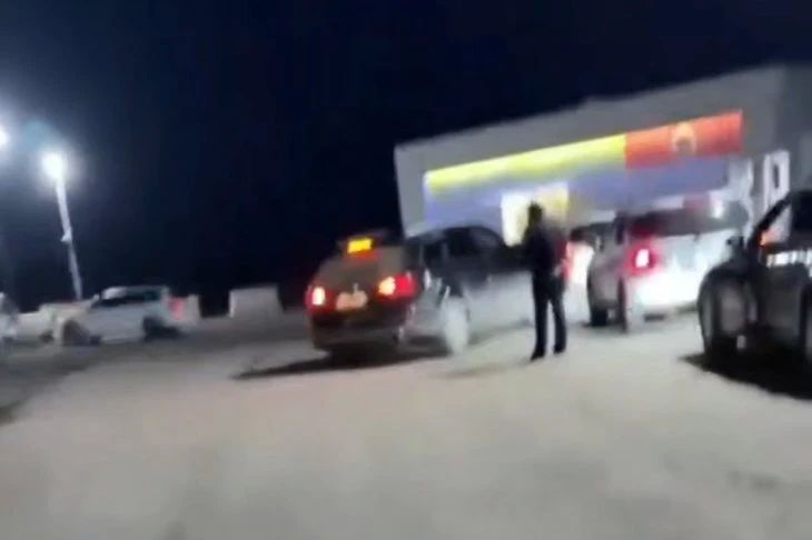 Вспомним топливный кризис и водителя Audi, который устроил дебош на заправке в Усть-Ордынском