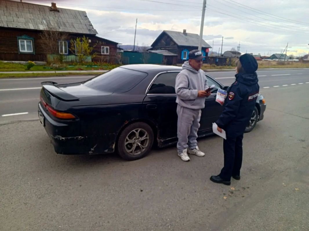 Сотрудники Госавтоинспекции Слюдянского района провели профилактическую акцию по безопасности дорожного движения на федеральной автомобильной дороге Р258 «Байкал» Сотрудники Госавтоинспекции Слюдянского района провели профилактическую акцию по безопасности дорожного движения на федеральной автомобильной дороге Р258 «Байкал»