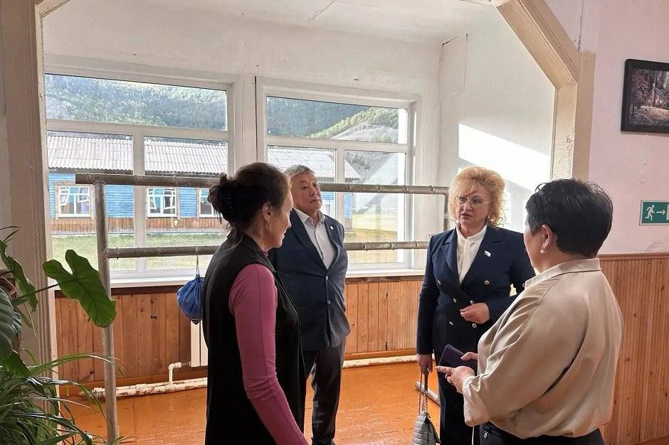 Депутат Заксобрания Иркутской области Галина Кудрявцева оценила инициативные проекты в Ольхонском районе