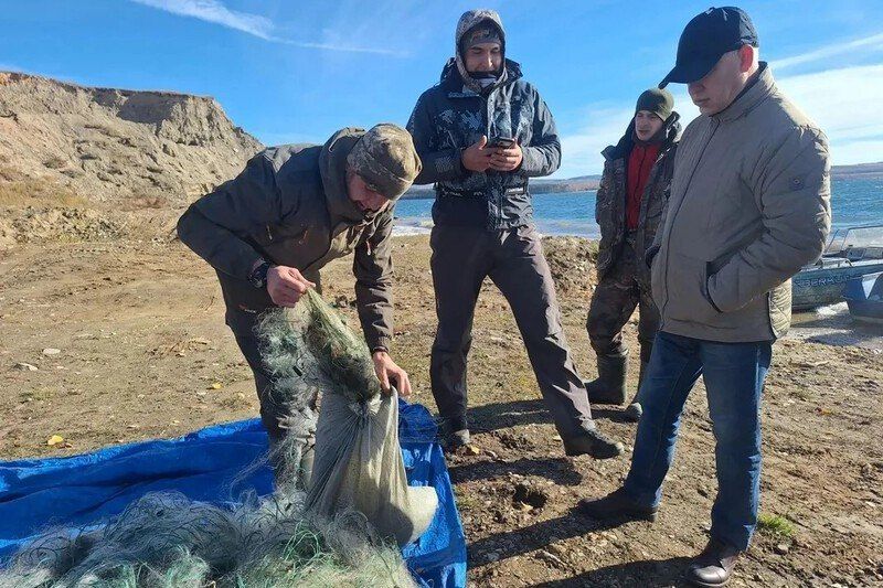 На Братском водохранилище очистили 30 кв. км акватории