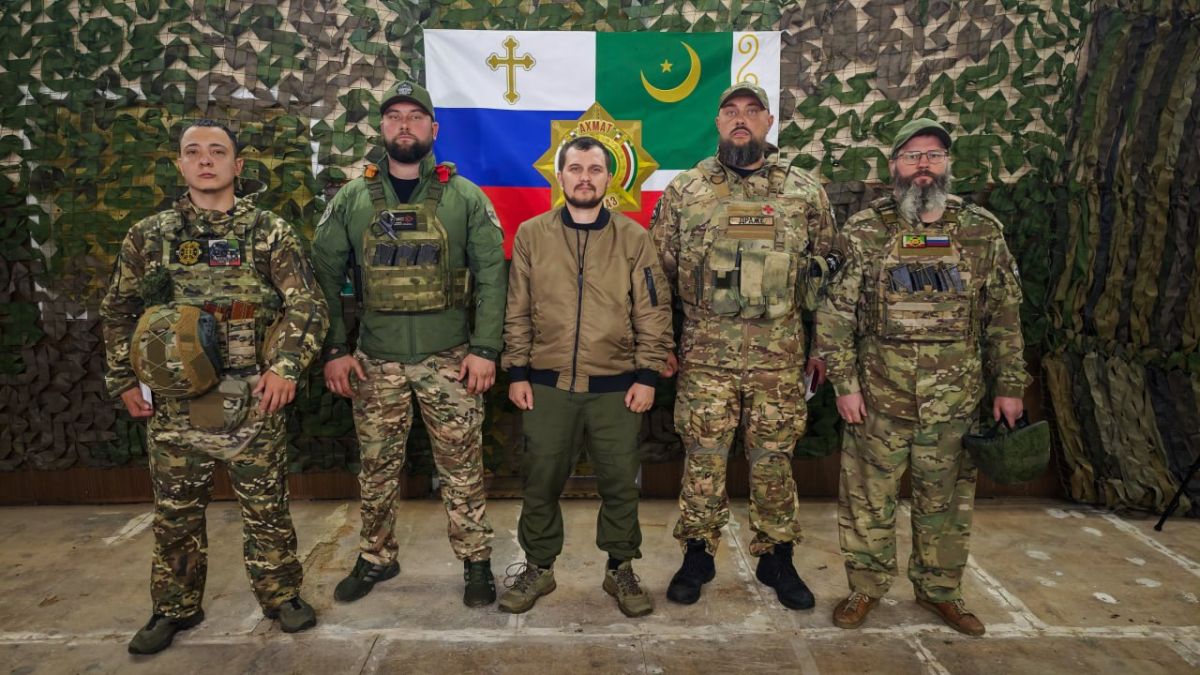 Герой России наградил героев: церемония в Спецназе «Ахмат» Герой России наградил героев: церемония в Спецназе «Ахмат»