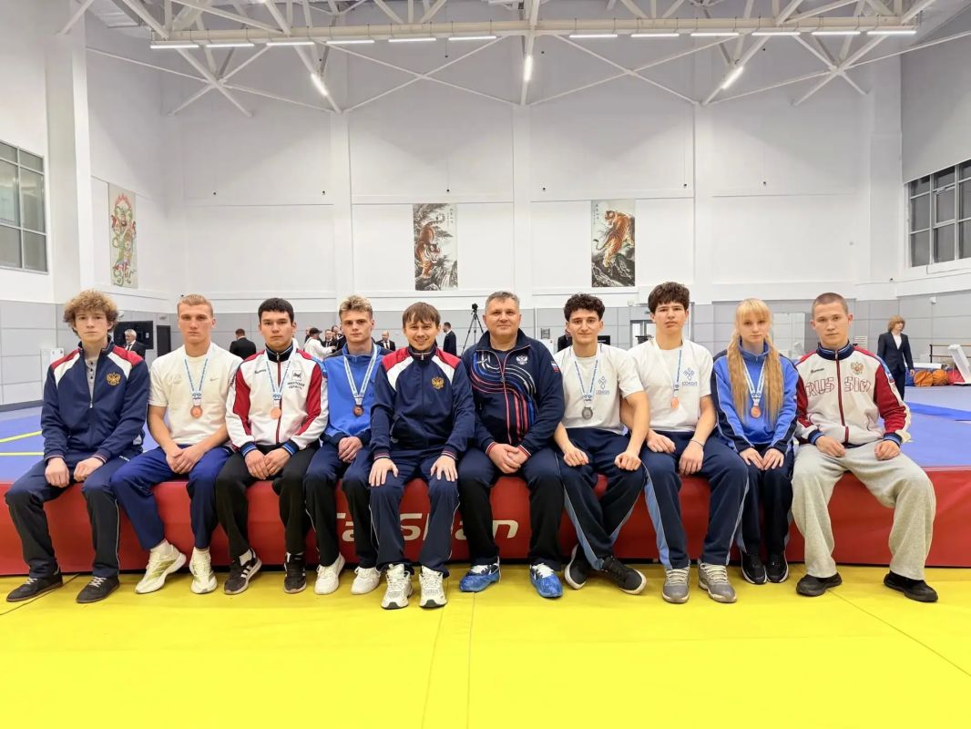 Спортсмены Иркутской области выиграли шесть медалей на первенстве России по ушу в дисциплине «саньда», которое проводилось с 15 по 17 октября в Москве