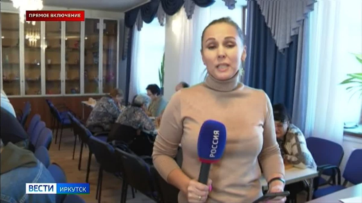 Черные клетки чуть выше белых, а фигуры — разной формы, чтобы различать цвет на ощупь