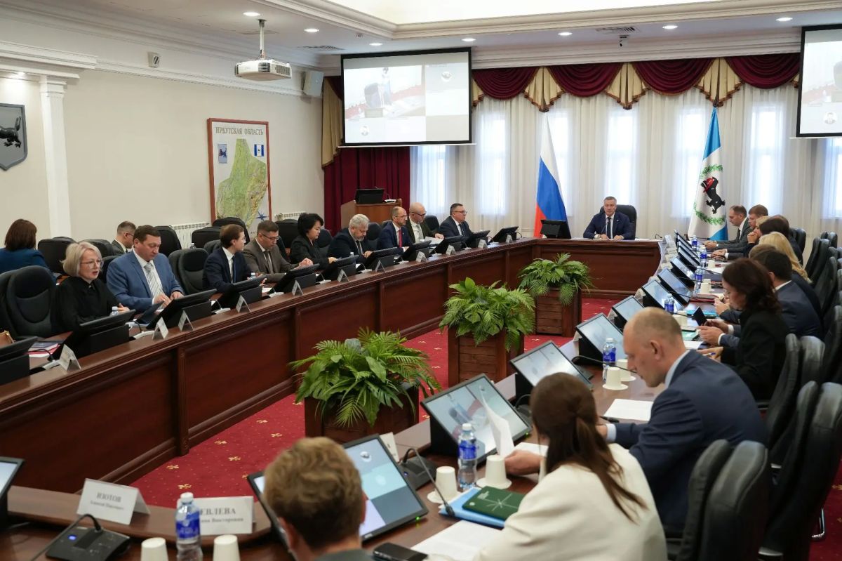 Прогноз социально-экономического развития Иркутской области на 2027 год и плановый период 2028 и 2029 годов рассмотрели на заседании Правительства Иркутской области