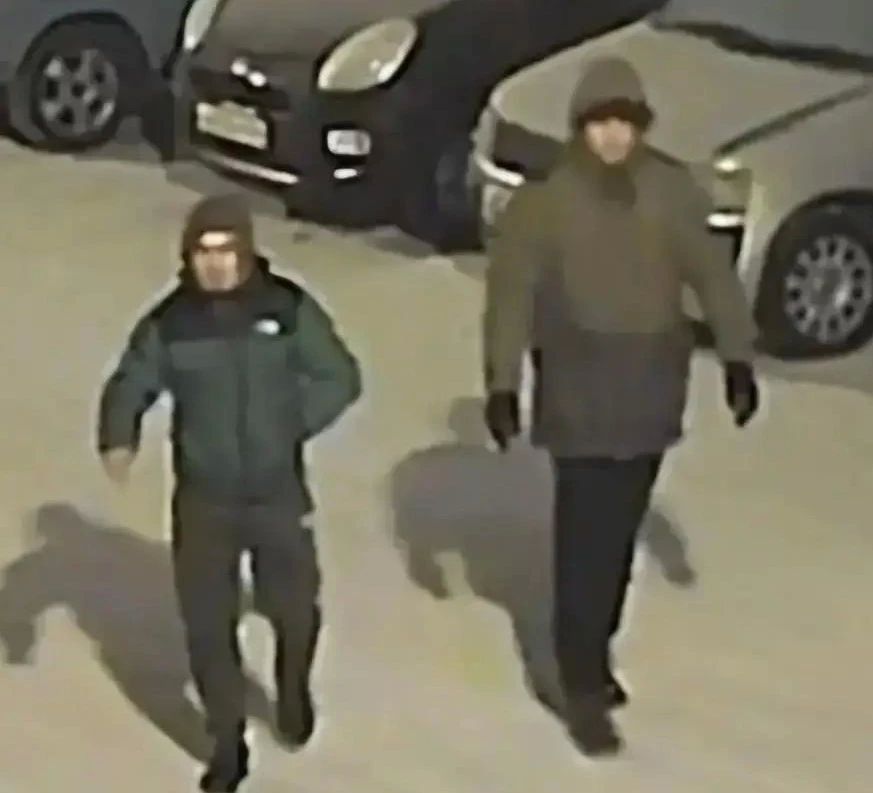 В Иркутске полицейские разыскивают мужчин, возможно причастных к хищению транспортных средств В Иркутске полицейские разыскивают мужчин, возможно причастных к хищению транспортных средств