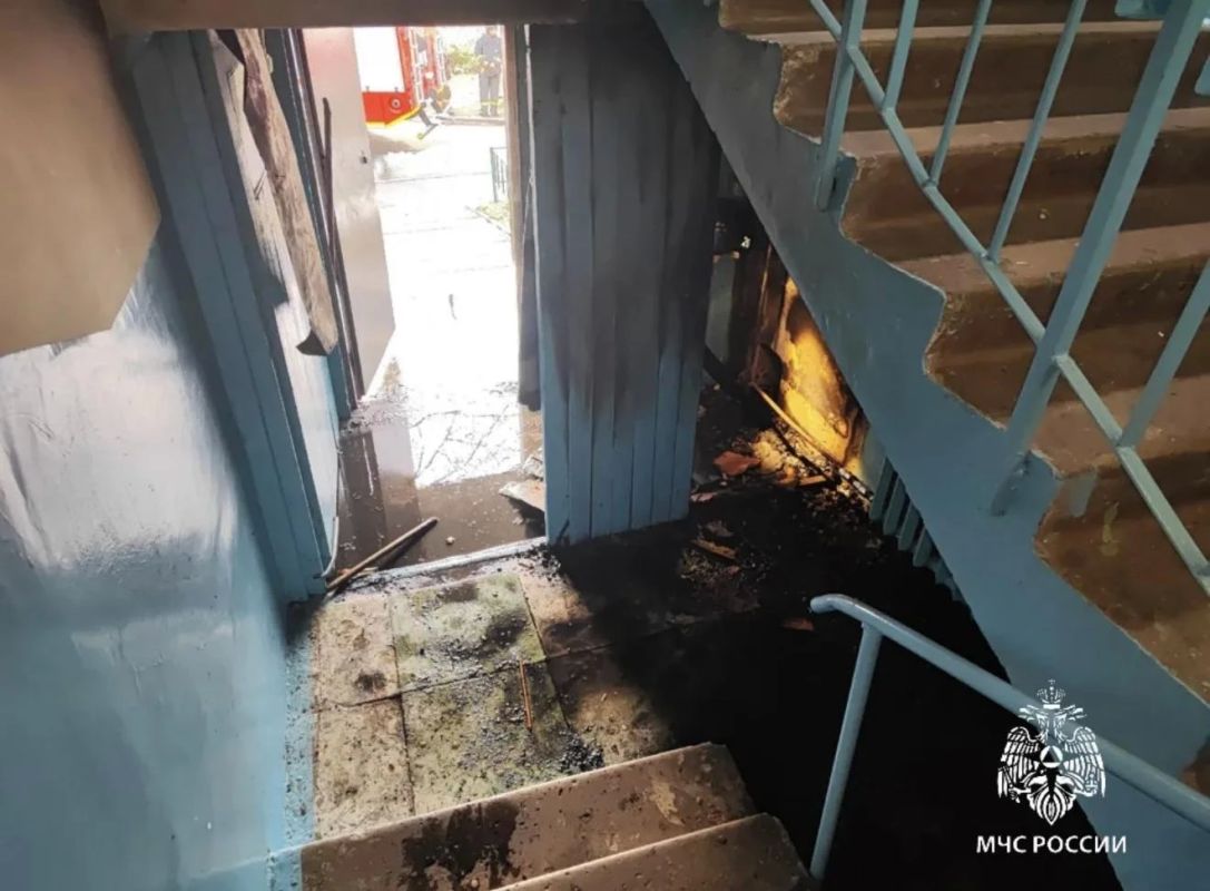 Братске на пожаре спасли двух человек Братске на пожаре спасли двух человек