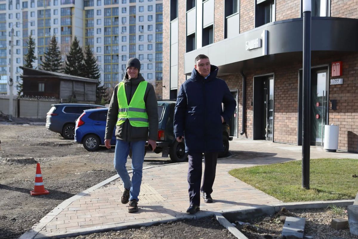 Руслан Болотов: На нескольких улицах нашего города за последние сутки провели асфальтирование Руслан Болотов: На нескольких улицах нашего города за последние сутки провели асфальтирование