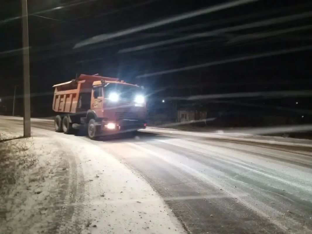 Сегодня вечером изза снегопада во многих районах региона появились серьёзные пробки Сегодня вечером изза снегопада во многих районах региона появились серьёзные пробки