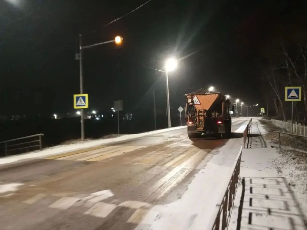 Сегодня вечером изза снегопада во многих районах региона появились серьёзные пробки Сегодня вечером изза снегопада во многих районах региона появились серьёзные пробки