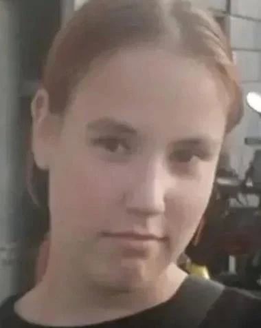 В Иркутске полицейские устанавливают местонахождение 15-летней Иветты Митусовой