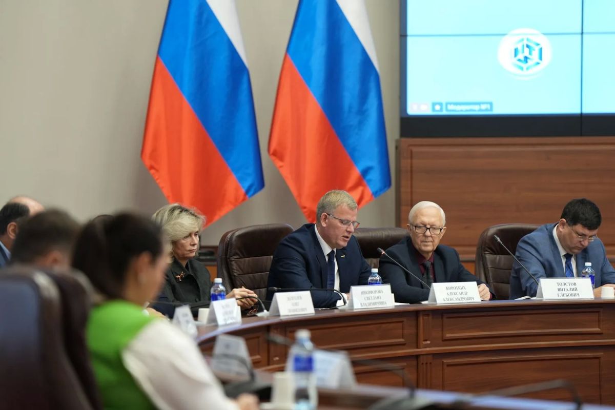 Трехсторонняя комиссия рекомендовала предприятиям и муниципалитетам разработать и принять корпоративные программы по поддержке семей Трехсторонняя комиссия рекомендовала предприятиям и муниципалитетам разработать и принять корпоративные программы по поддержке семей