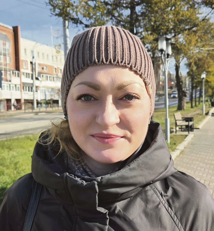 Анастасия, юрист:. — Мы обязательно пойдем на открытие елки! Каждый год ходим с мужем и ребенком, это уже такая традиция