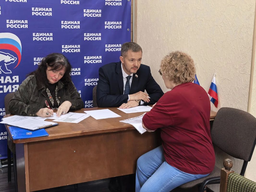 Приёмы граждан в рамках муниципальной недели провели депутаты ЗС в Ангарске Приёмы граждан в рамках муниципальной недели провели депутаты ЗС в Ангарске