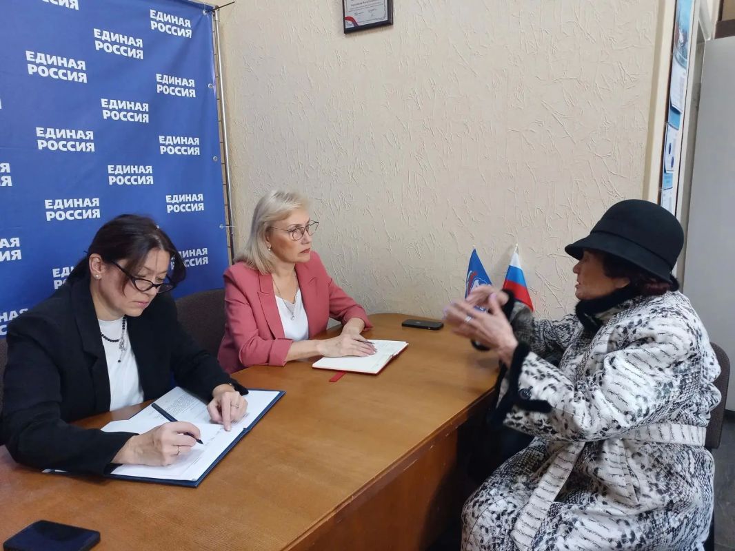 Приёмы граждан в рамках муниципальной недели провели депутаты ЗС в Ангарске
