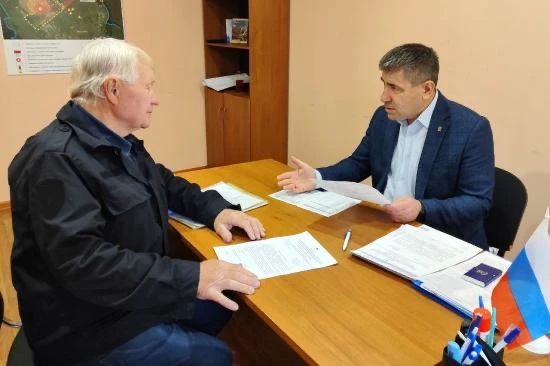 Управляющую компанию обязали отремонтировать дом в Усолье-Сибирском после обращения жильцов к депутату Максиму Петрову