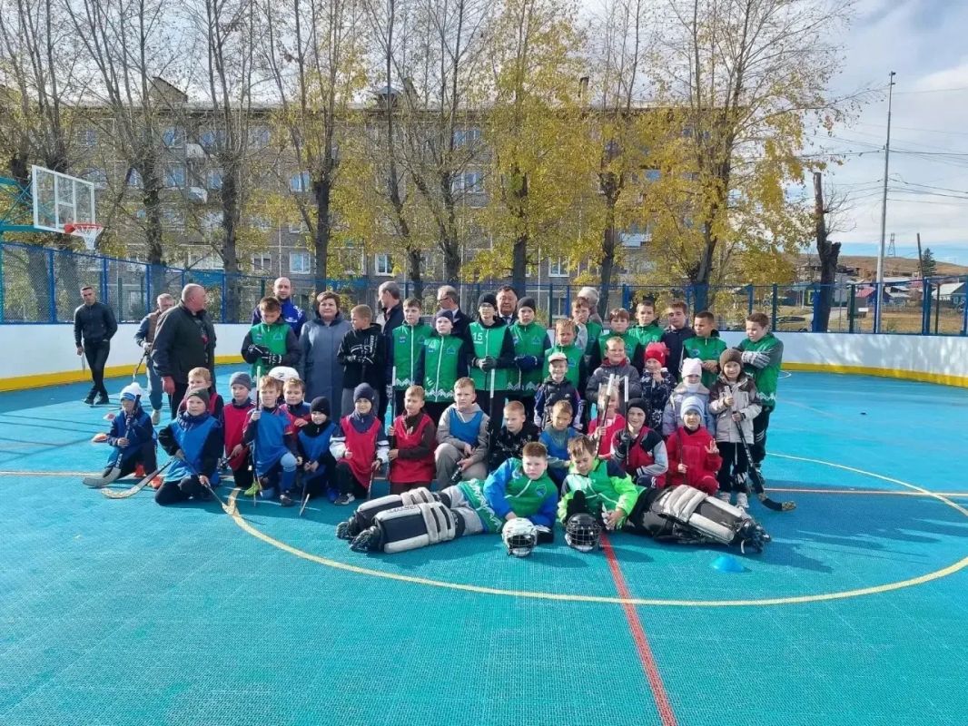 В Свирске открыли «умную» спортивную площадку по проекту «Есть Решение» В Свирске открыли «умную» спортивную площадку по проекту «Есть Решение»