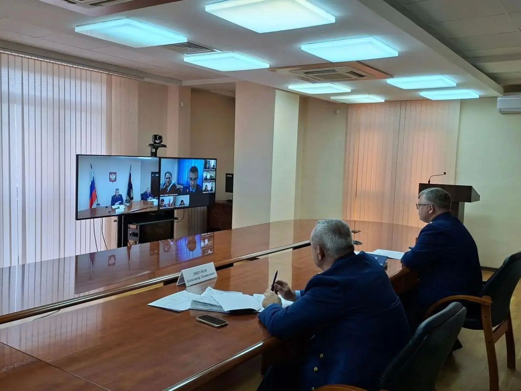 Первый заместитель прокурора области Бабенко В.В. в рамках работы мобильной приемной провел тематический личный прием граждан по социально значимым вопросам Первый заместитель прокурора области Бабенко В.В. в рамках работы мобильной приемной провел тематический личный прием граждан по социально значимым вопросам