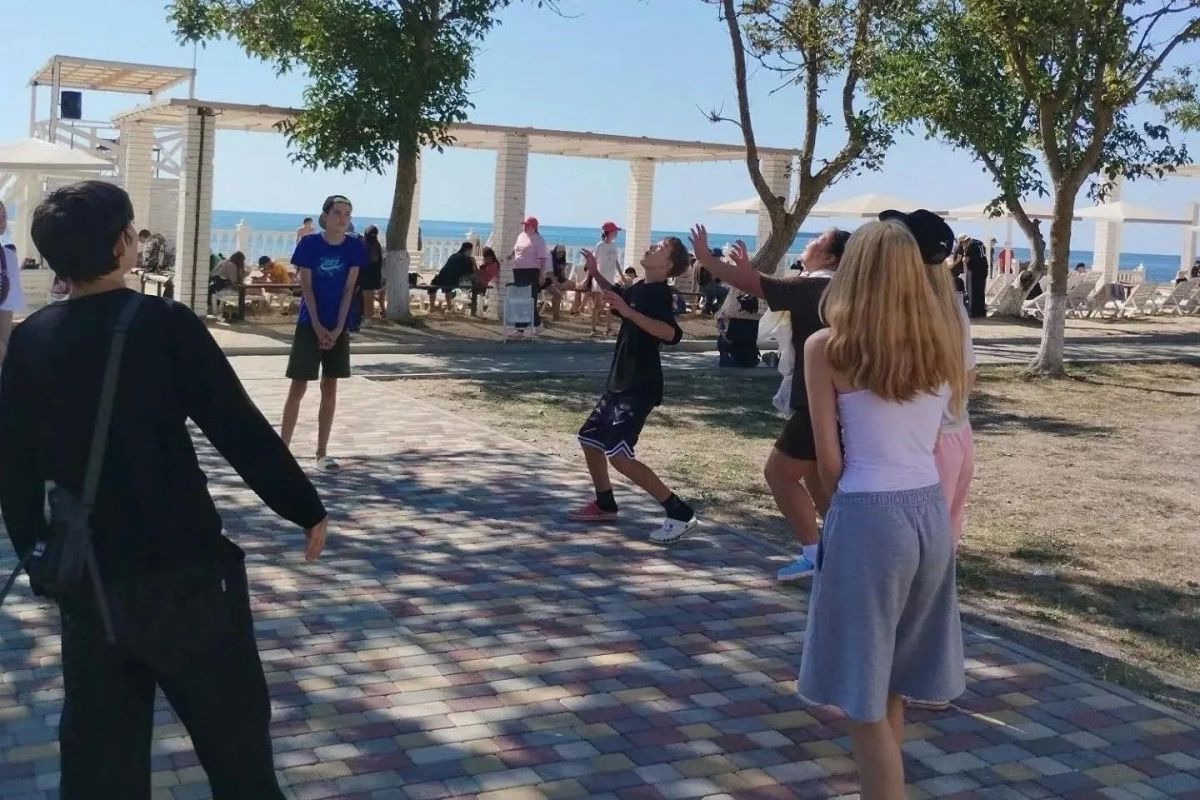 Почти 300 детей из Иркутской области отдохнули в Краснодарском крае Почти 300 детей из Иркутской области отдохнули в Краснодарском крае