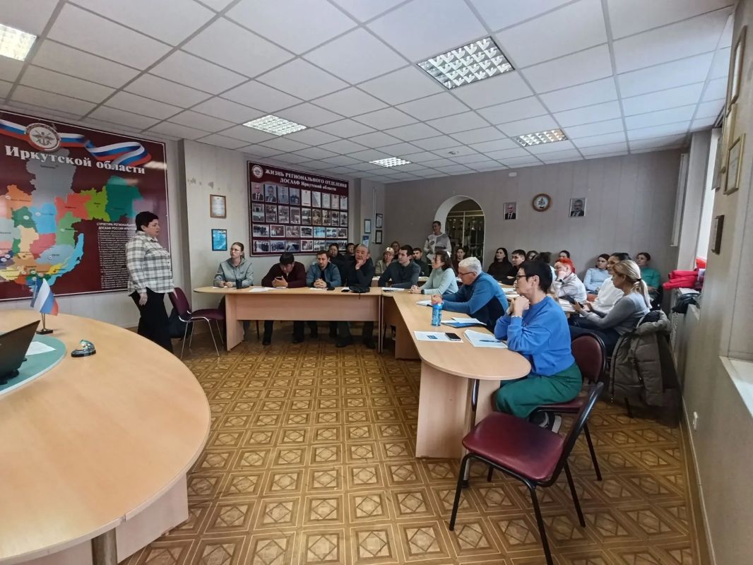 В Иркутске специалисты ОГБУ «Ресурсно-методический центр развития физической культуры и спорта Иркутской области» 27 и 28 октября проводили курсы повышения квалификации по программе «Подготовка спортивных судей главной...