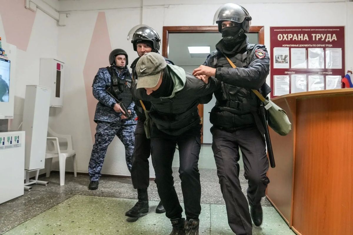 В Приангарье завершились командно-штабные учения полиции и силовых ведомств В Приангарье завершились командно-штабные учения полиции и силовых ведомств