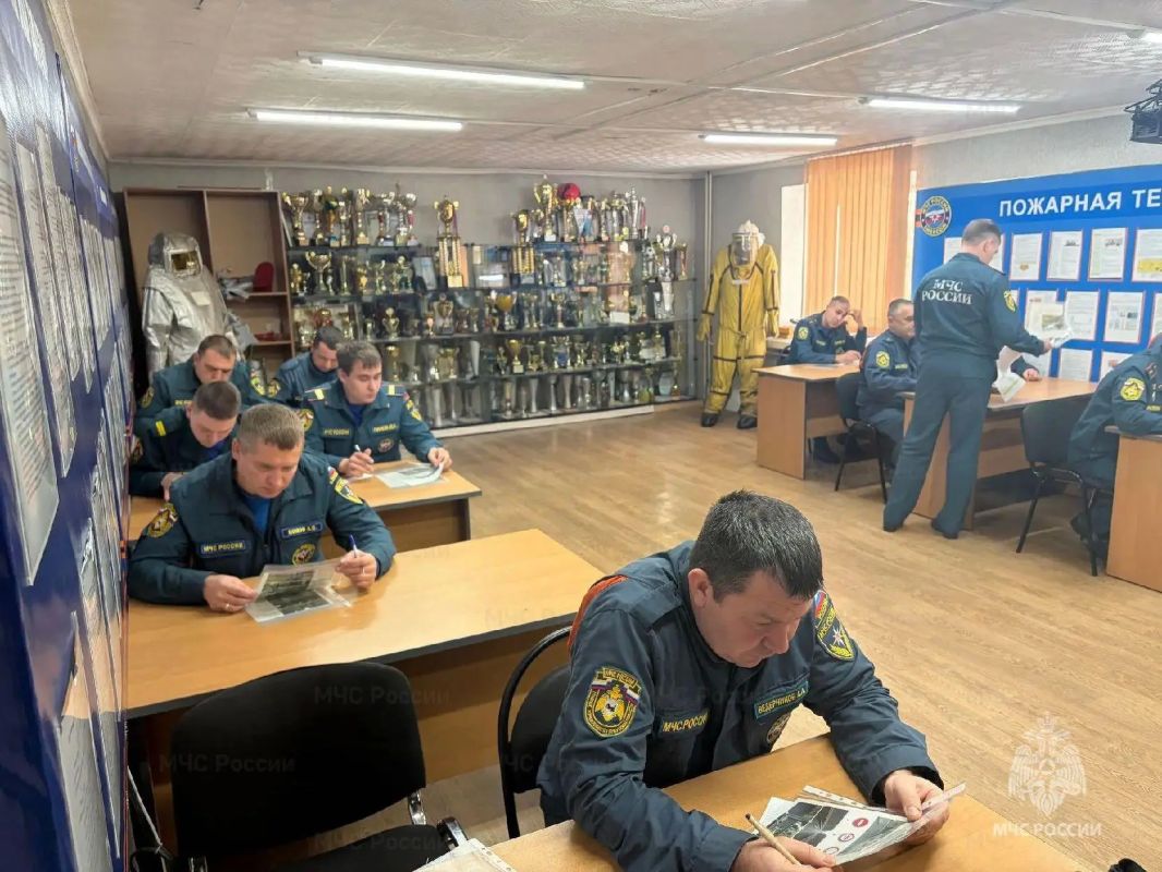 Соревнования по фигурному вождению пожарных автомобилей прошли в Братске Соревнования по фигурному вождению пожарных автомобилей прошли в Братске