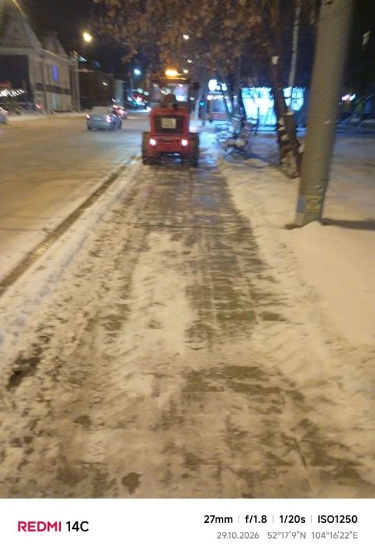 Город засыпает... На работу выходят дорожные службы Город засыпает... На работу выходят дорожные службы