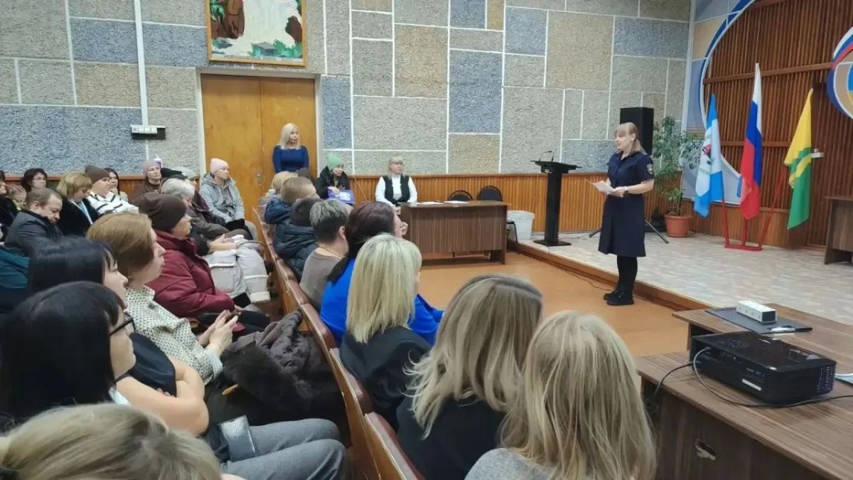 В Нижнеилимском районе госавтоинспекторы приняли участие в районном родительском собрании В Нижнеилимском районе госавтоинспекторы приняли участие в районном родительском собрании