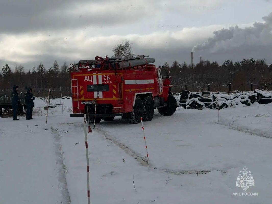 Соревнования по фигурному вождению пожарных автомобилей прошли в Братске Соревнования по фигурному вождению пожарных автомобилей прошли в Братске