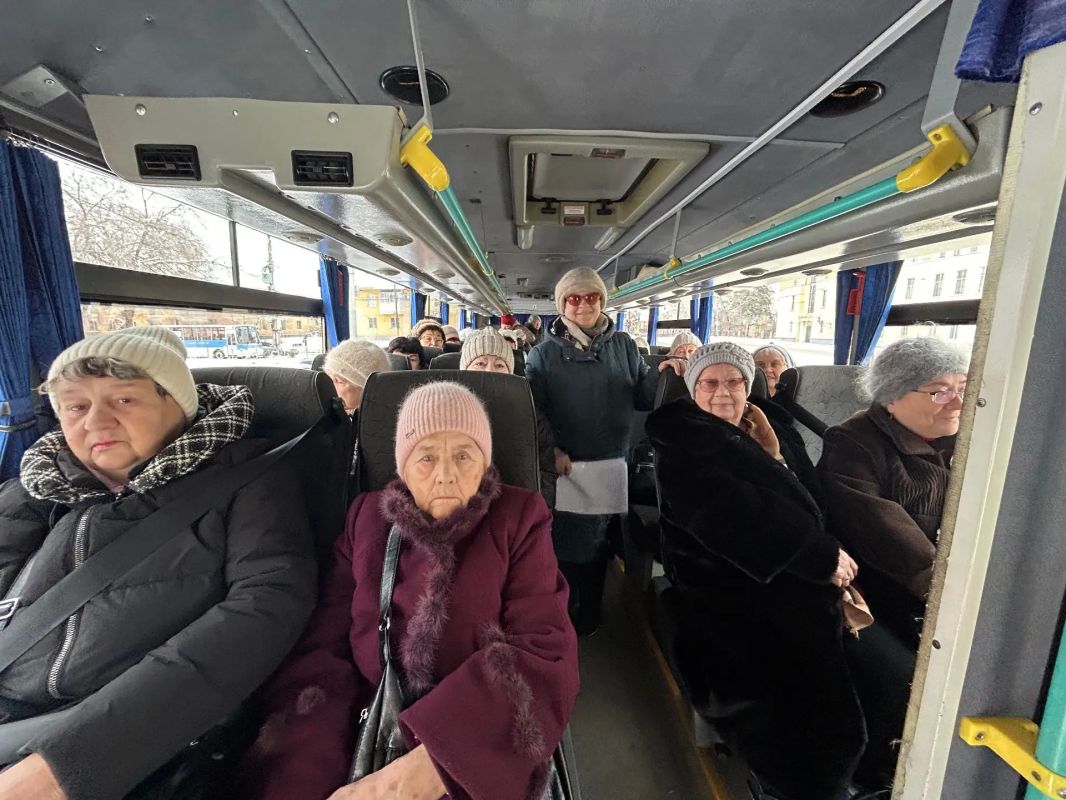 Ветераны Ангарского округа почтили память жертв политических репрессий Ветераны Ангарского округа почтили память жертв политических репрессий