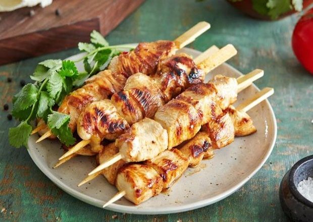Секреты идеального шашлыка: самые вкусные маринады для курицы