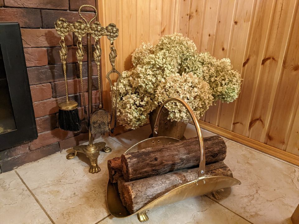 Как желтые детали обустраивают дачный уют