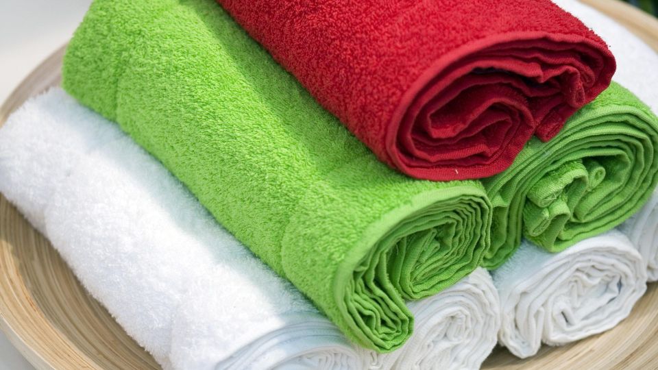 Махровые полотенца будут мягче облака: ушлая хозяйка раскрыла секрет стирки