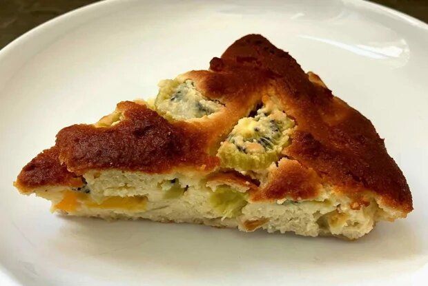 Пирог с персиками и грушами: вкусный сезонный десерт